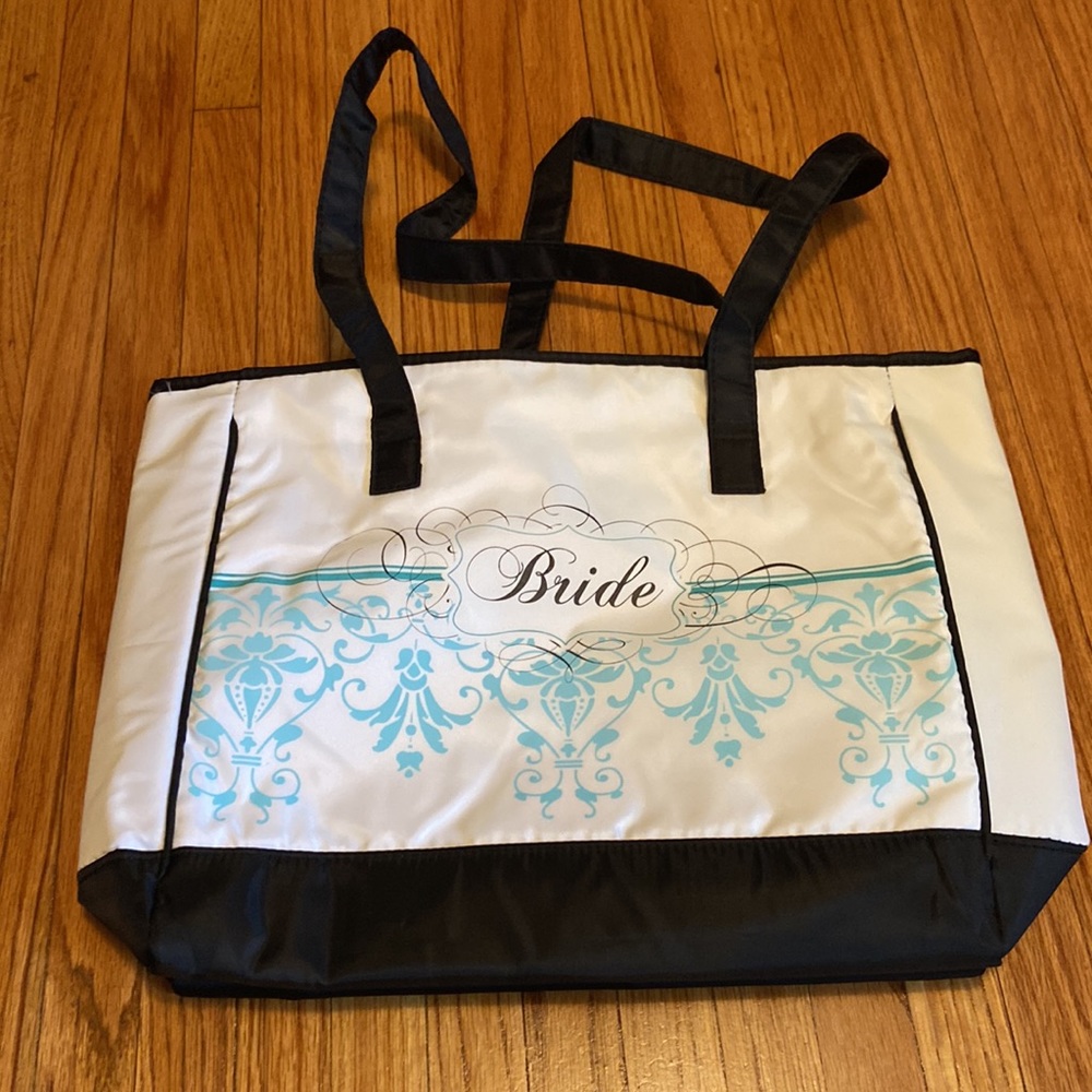 Bridal Robe/Makeup case/Bag Set - Picture 5 of 7